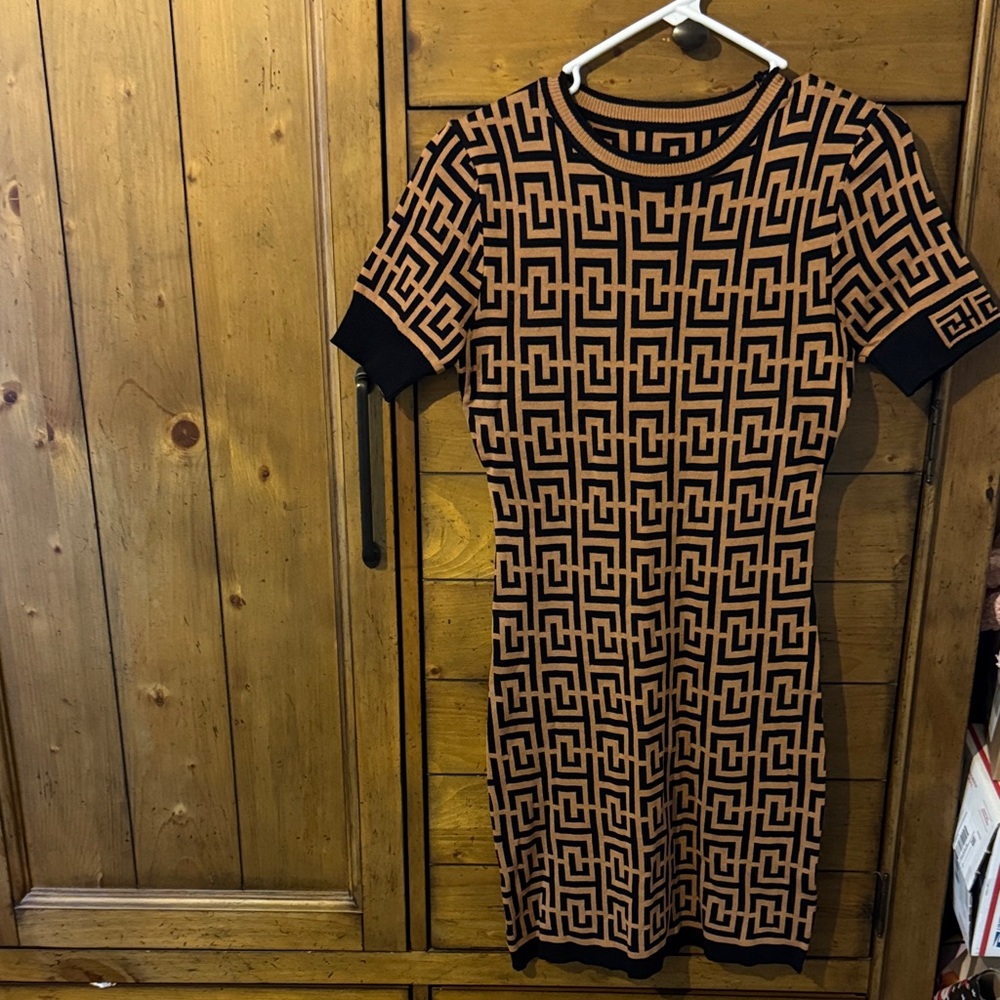NWOT Geometric Patterned Black and Tan Sweater Dress